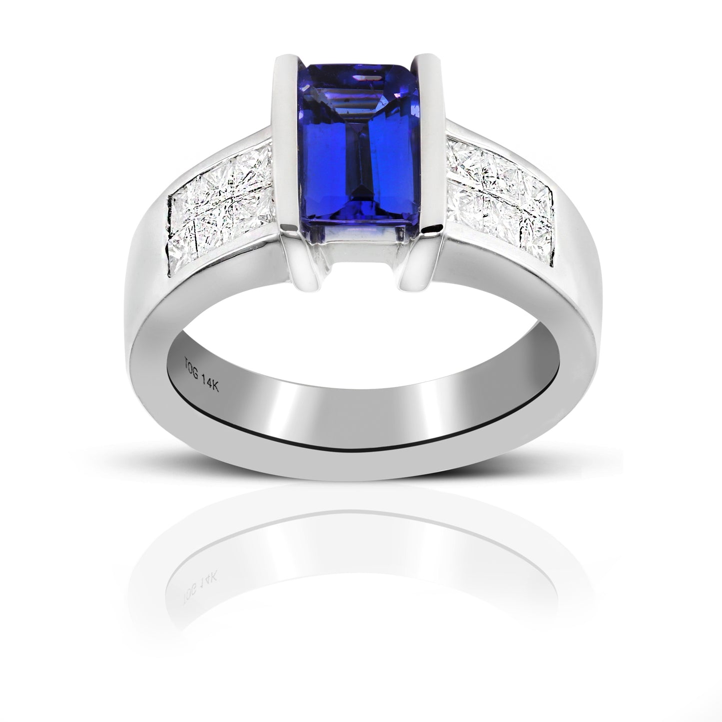 Emerald-Cut Tanzanite Cocktail ring with Invisible Princess-cut Diamonds 14 Karat White Gold